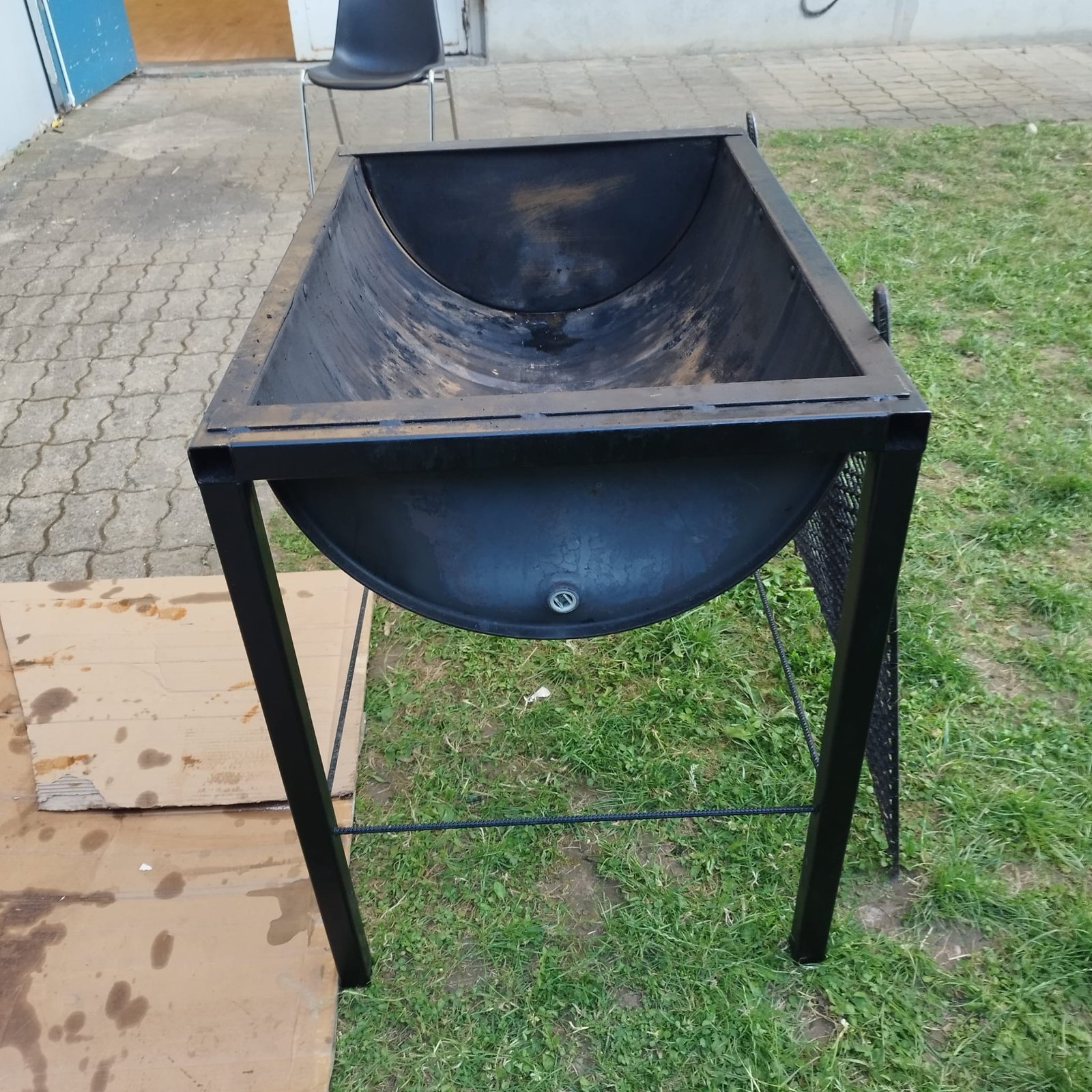 Barbecue professionnel sur pied – grand format